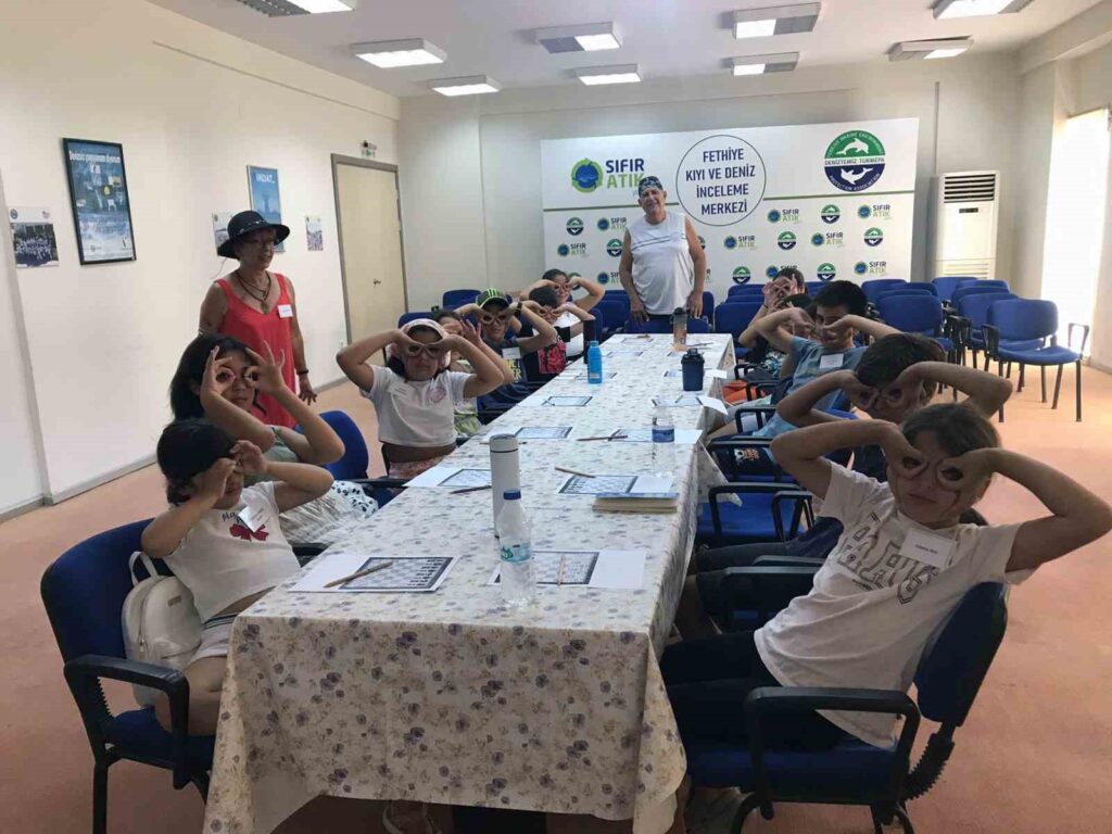 Deni̇zleri̇n Korunması İçi̇n 110 Bi̇n Ki̇şi̇ye Eği̇ti̇m Veri̇ldi̇