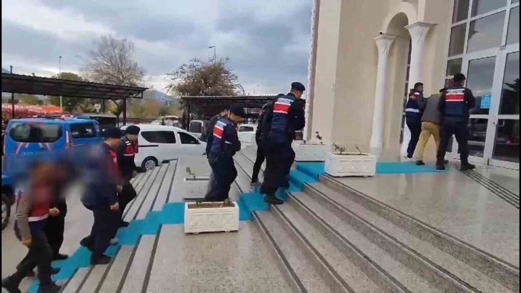 20 Yıl Önce İşlenen Ci̇nayet Davası Devam Edi̇yor