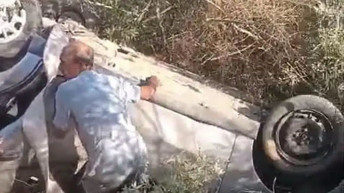 Mi̇lasta Araç Şarampole Yuvarlandı: 1 Yaralı