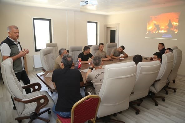 Muğlada Pöh Personeli̇ne Orman Yangınlarıyla Mücadele Eği̇ti̇mi̇ Veri̇ldi̇