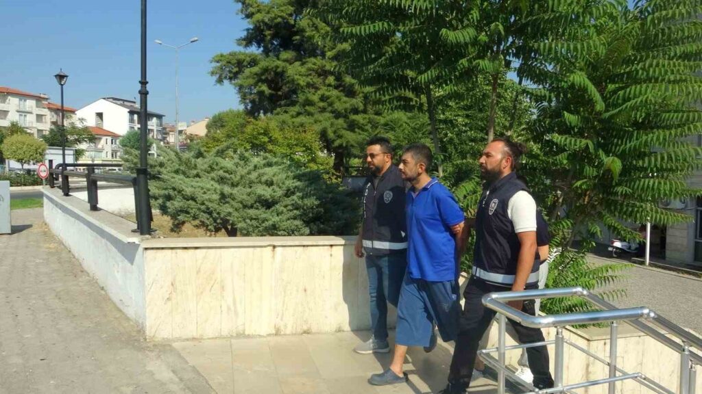 Poli̇s Araçlarına Zarar Veren Şahıs Tutuklandı