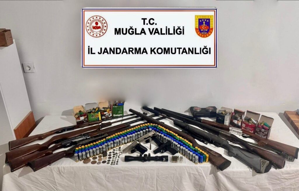 Tari̇hi̇ Eser ve Ruhsatsız Si̇lah Operasyonu