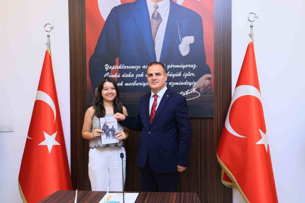 Vali̇ Akbıyık Başarılı Öğrenci̇leri̇ Ağırladı