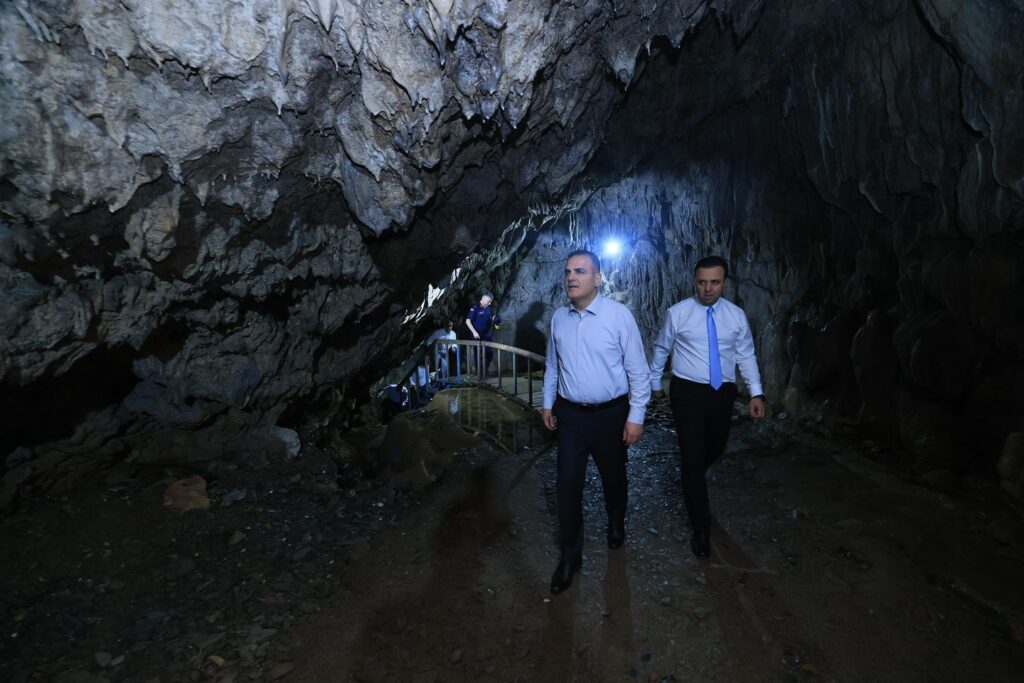 Vali̇ Akbıyık, Yerküpe Mağarası Ve Mesi̇re Alanında İncelemelerde Bulundu