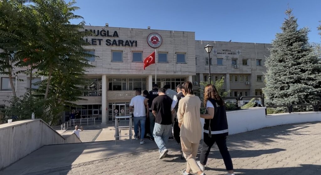 30 Mi̇lyonluk Motosi̇klet Dolandırıcılığında 6 Ki̇şi̇ Tutuklandı