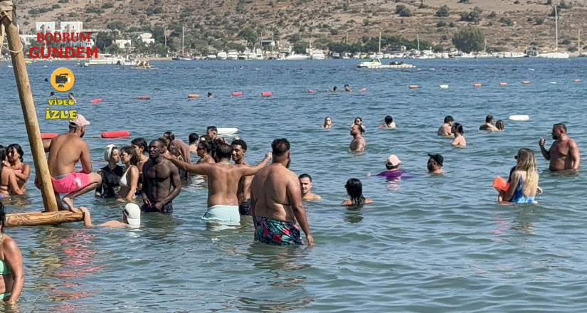 Bodrum’da Sokaklar ve Sahi̇ller İnsan Seli̇ne Döndü