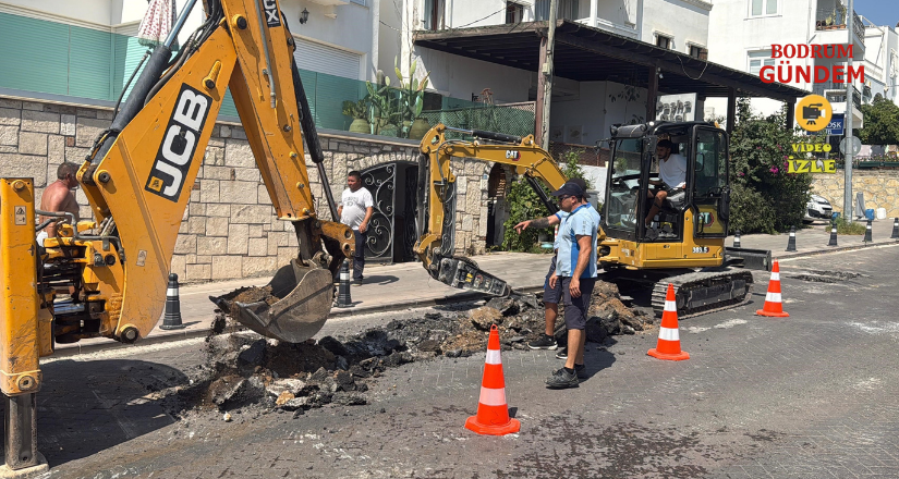 Bodrum’da su hattı patladı, işyeri ve depo sular altında kaldı