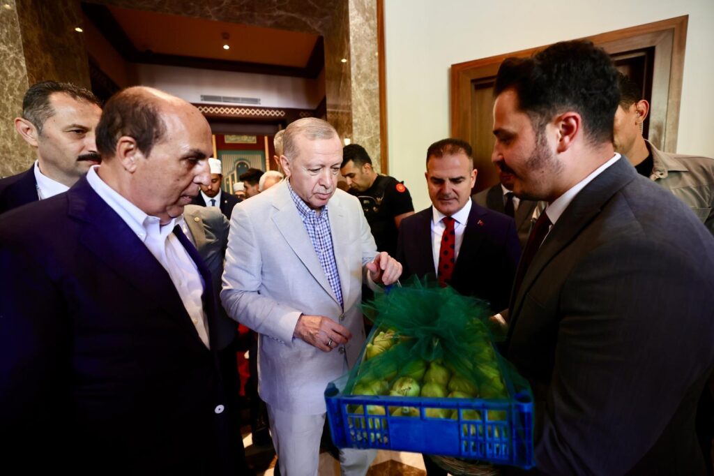 Cumhurbaşkanı Erdoğan’dan İncir İkramı