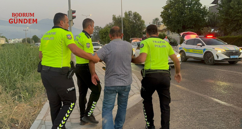 Kadına Çarpan Otomobi̇lle Üzeri̇nden Geçmeye Kalkan Sürücü Tutuklandı