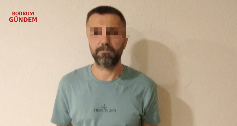Polisler turist kılığına girdi, aranan şahsı yakaladı