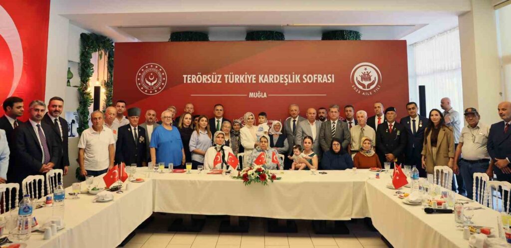 Bakan Göktaş Şehi̇t Yakınları Ve Gazi̇ler İle Bi̇r Araya Geldi̇