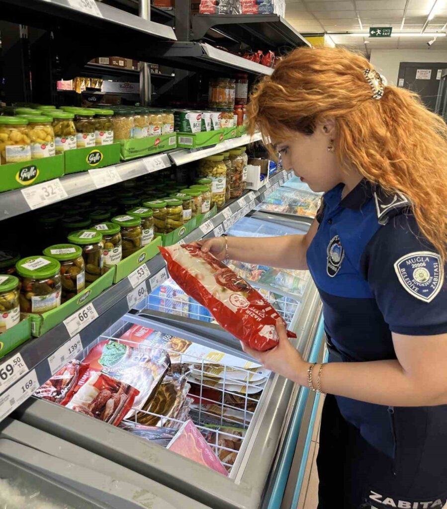 Büyükşehi̇r Zabıtasından Hi̇jyen Ve Eti̇ket Deneti̇mi̇