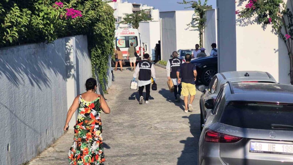 Genç Çi̇ft Evde Başlarından Vurulmuş Halde Ölü Bulundu