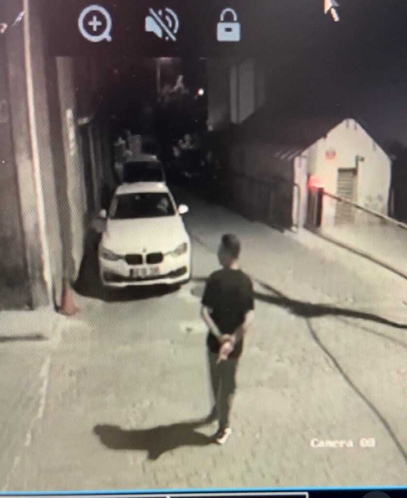 Genç Kadına Gece Yarısı Dehşeti̇ Yaşatan Şüpheli̇yi̇ Güvenli̇k Kamerası Ele Verdi̇