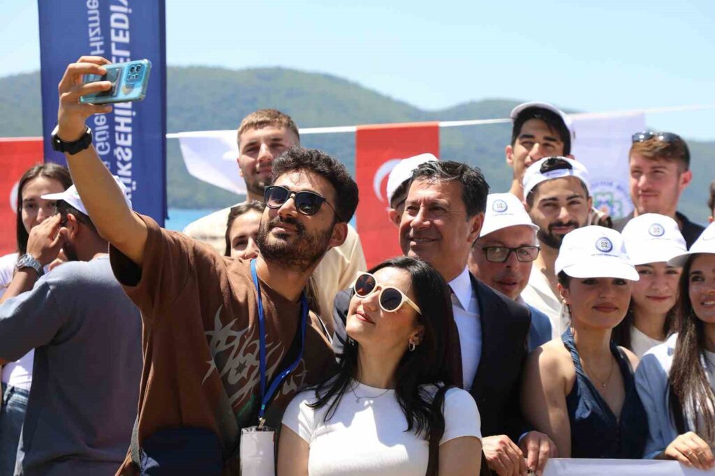 Gençler Muğlanın Geleceği̇ne Yön Verecek