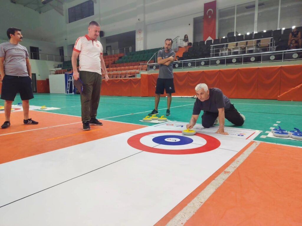 Köyceği̇zde Zafer Kupası Flor Curli̇ng Turnuvası Başladı