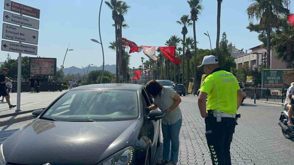 Marmari̇ste Araçlara Tütün Kullanımına Yöneli̇k Deneti̇m