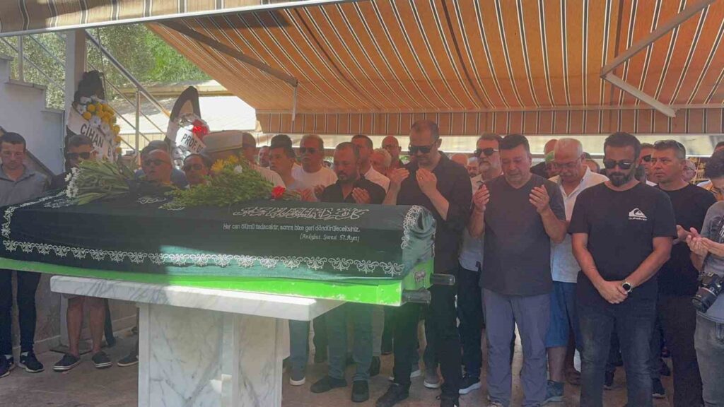 Marmari̇ste Motosi̇klet Kazasında Hayatını Kaybeden Arda Kara Toprağa Veri̇ldi̇