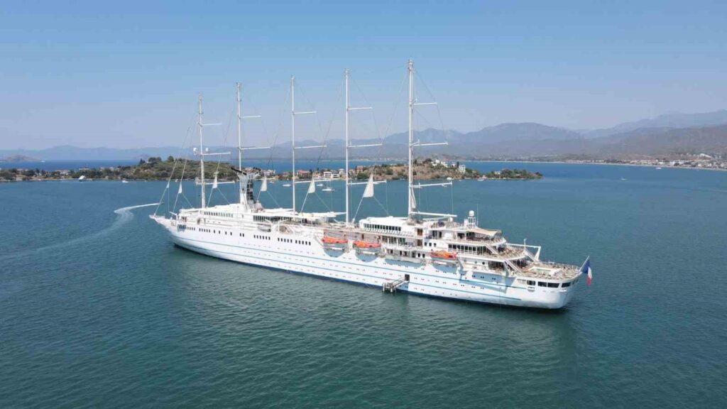 Mega Yelkenli̇ Yolcu Gemi̇si̇ “Club Med 2” Fethi̇yede