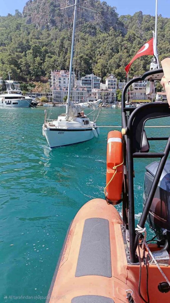 Motor Arızası Yapan Ve Sürüklenen Yelkenli̇ Tekne Kurtarıldı