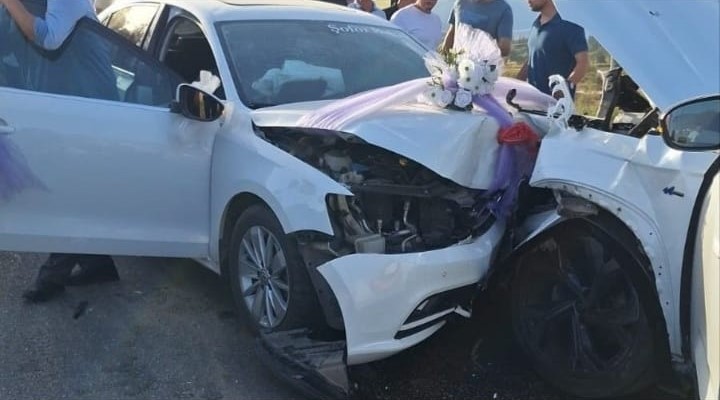 Düğün Konvoyunda Kaza: 1İ Ağır 6 Yaralı