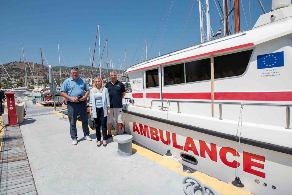 İl Sağlık Müdürü Deniz Ambulansından incelemelerde bulundu