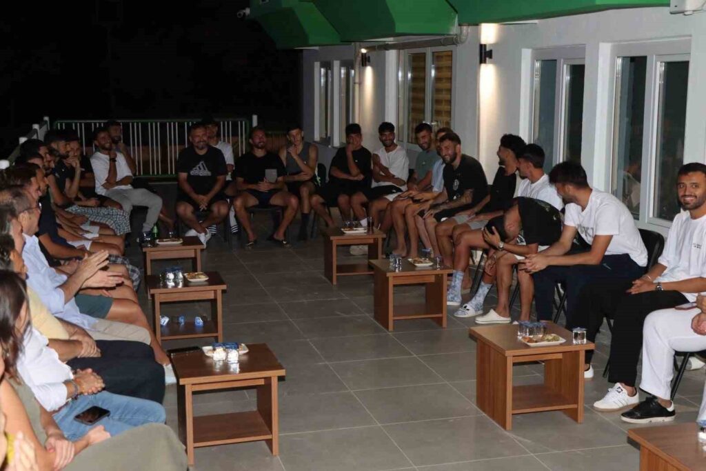 Muğlaspor Yöneti̇mi̇ Futbolcularla Sezon Öncesi̇ Buluştu