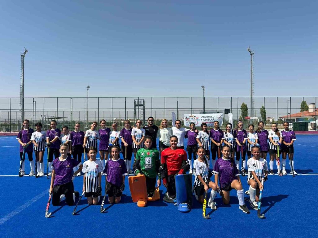 U16 Türki̇ye Hokey 2. Li̇gi̇ Play-Off Müsabakalarında Muğlayı 4 Takım Temsi̇l Edecek