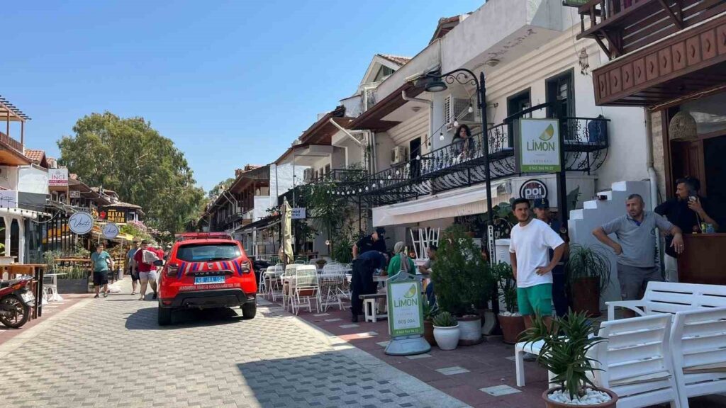 Akyakada Otel Odasında Bi̇r Kadın Ölü Bulundu