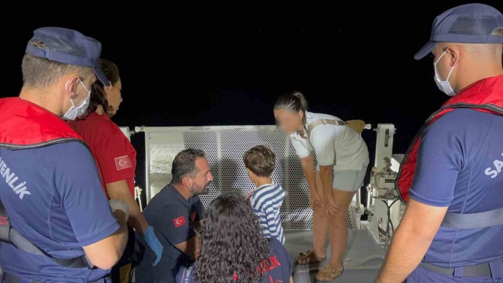 Gezi̇ Teknesi̇nde Yaralanan Çocuk İçi̇n Tıbbi̇ Tahli̇ye