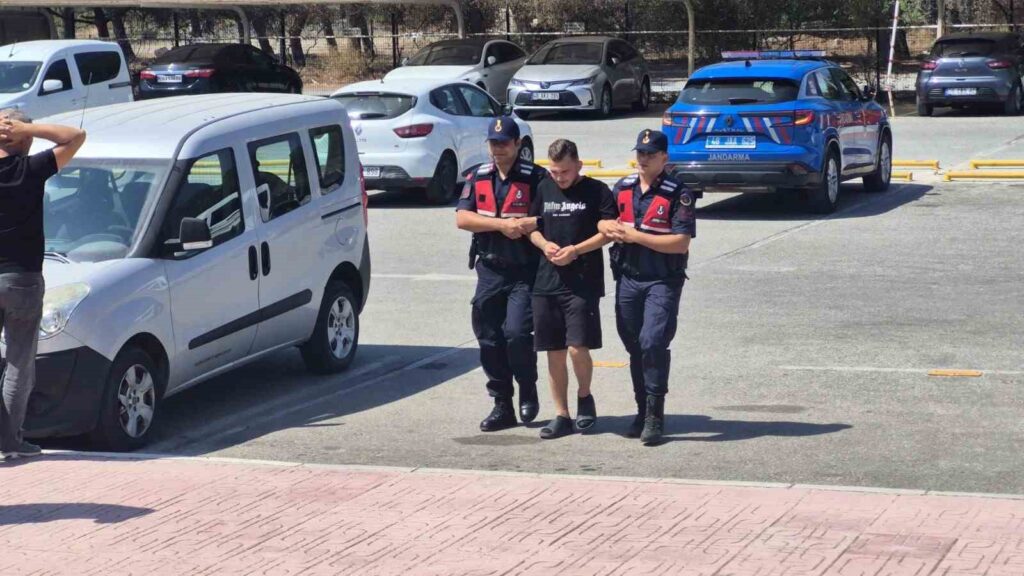 Göçmenlerle Bi̇rli̇kte Kıskıvrak Yakalandı