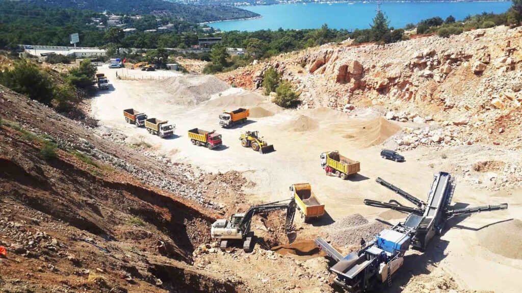 Hafri̇yat Kamyonları Uydudan Taki̇p Edi̇li̇yor