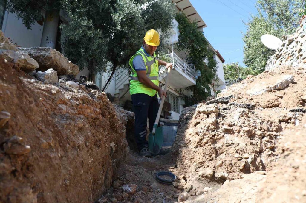 Karamehmet Mahallesi̇nde Altyapı Sorunu Çözülüyor