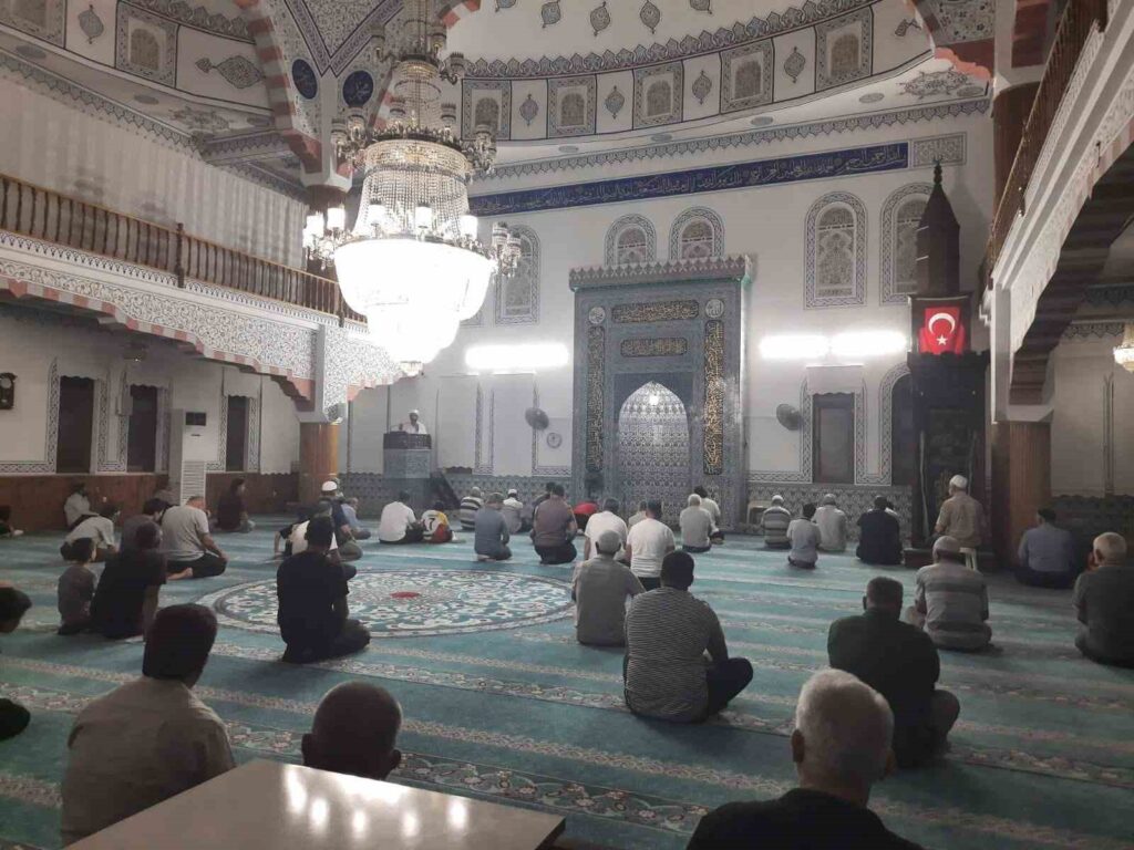 Köyceği̇zde Mevli̇d-İ Nebi̇ Gecesi̇ Dualarla İhya Edi̇ldi̇