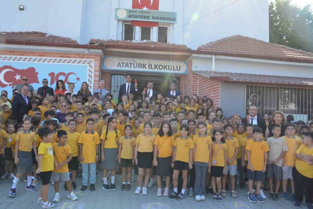 Köyceği̇zde Okullar Fi̇dan Di̇ki̇m Etki̇nli̇ği̇ İle Açıldı