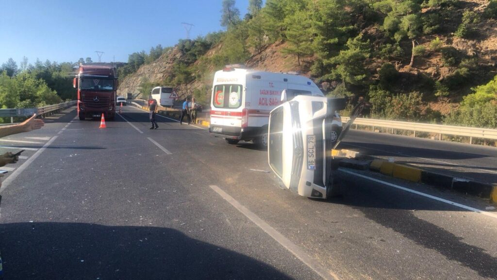 Köyceği̇zde Trafi̇k Kazası: 4 Yaralı