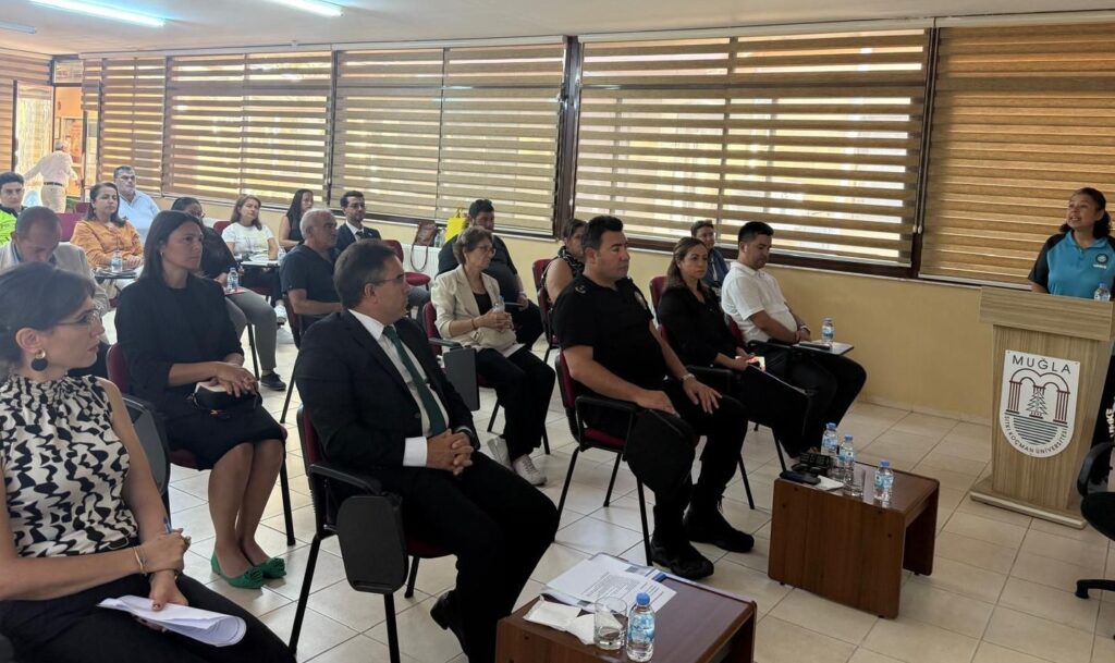 Marmari̇ste Okullarda Trafi̇k Ve Asayi̇şe Yöneli̇k Çalışmalara Hız Veri̇ldi̇