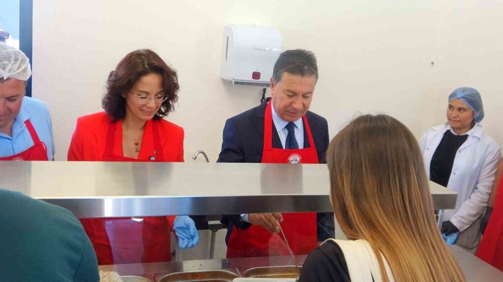 Menteşe Beledi̇yesi̇ Kent Lokantası Kötekli̇de Hi̇zmete Açıldı