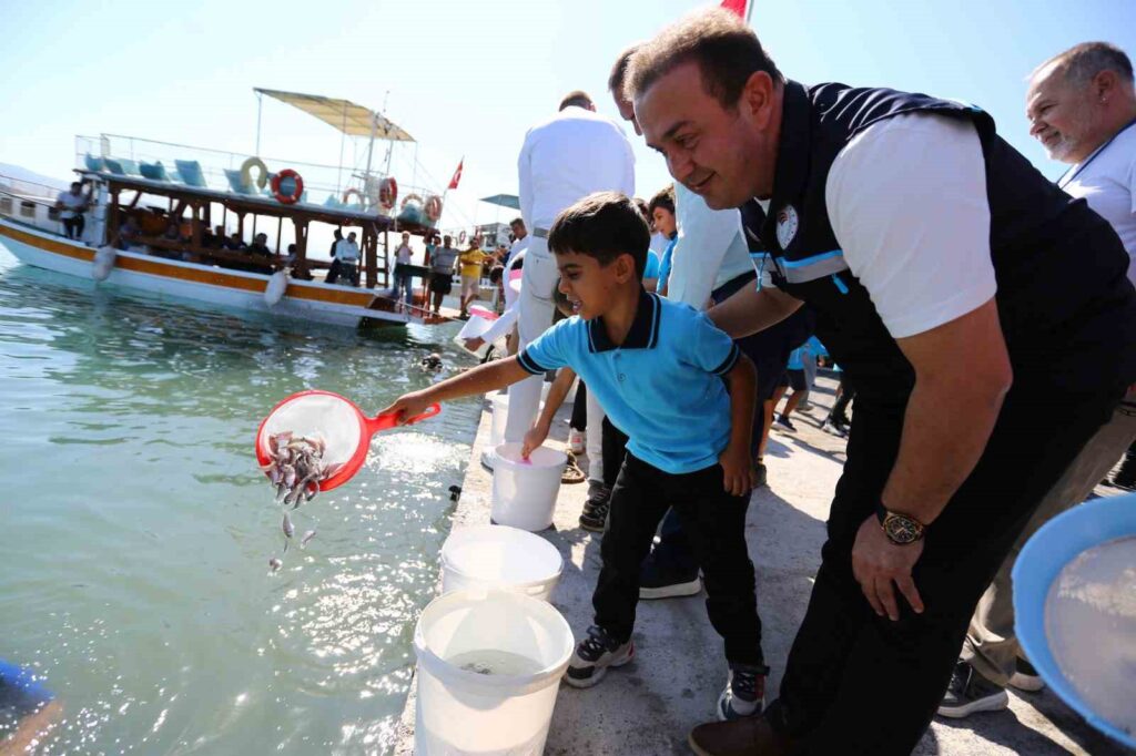 160 Bin Yavru Balık Denize Bırakıldı