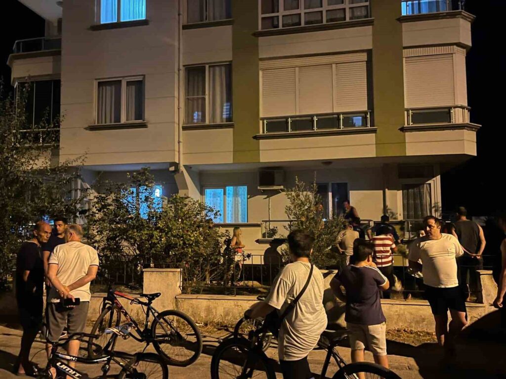 Molotoflu Saldırının İlk Görüntüleri̇ Ortaya Çıktı, Komşular Yangına Müdahale Etti̇