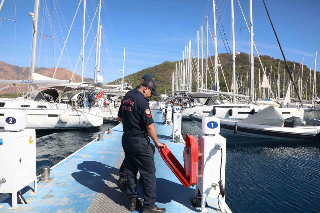 Muğla Büyükşehi̇r İtfai̇yesi̇nden Mari̇nalarda Yangın Güvenli̇ği̇ Deneti̇mi̇