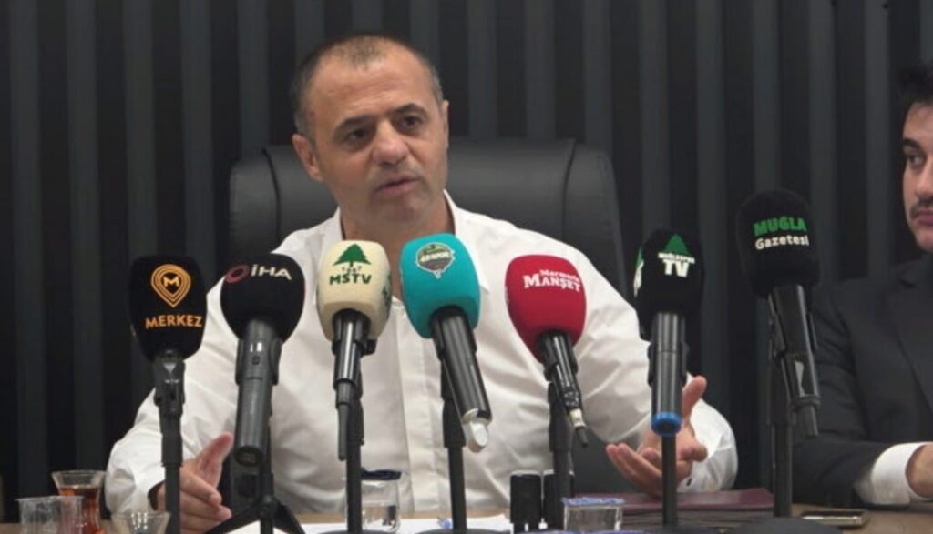 Muğlaspor Başkanı Kıyanç: “5 Eki̇me Kadar Stadın Bi̇tmesi̇ni̇ Bekli̇yoruz”