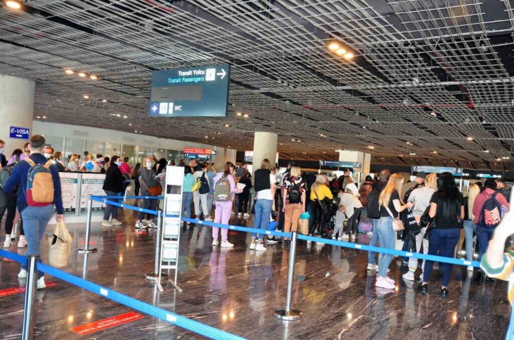 Gelen Yabancı Turi̇st Sayısında Yüzde 5 Düşüş