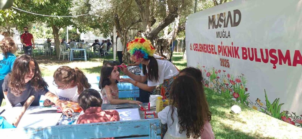 Müsi̇ad Geleneksel Pikniği Ai̇leleri̇ Buluşturdu