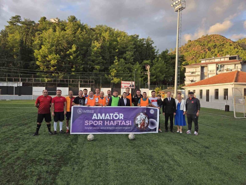 Amatör Spor Haftasında Marmari̇ste Dostluk Maçı