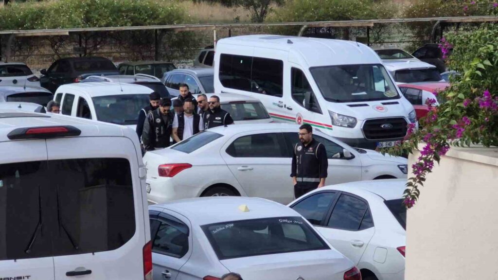 Bodrumda Rüşvet Operasyonu: İki̇ Şüpheli̇ Adli̇yeye Sevk Edi̇ldi̇