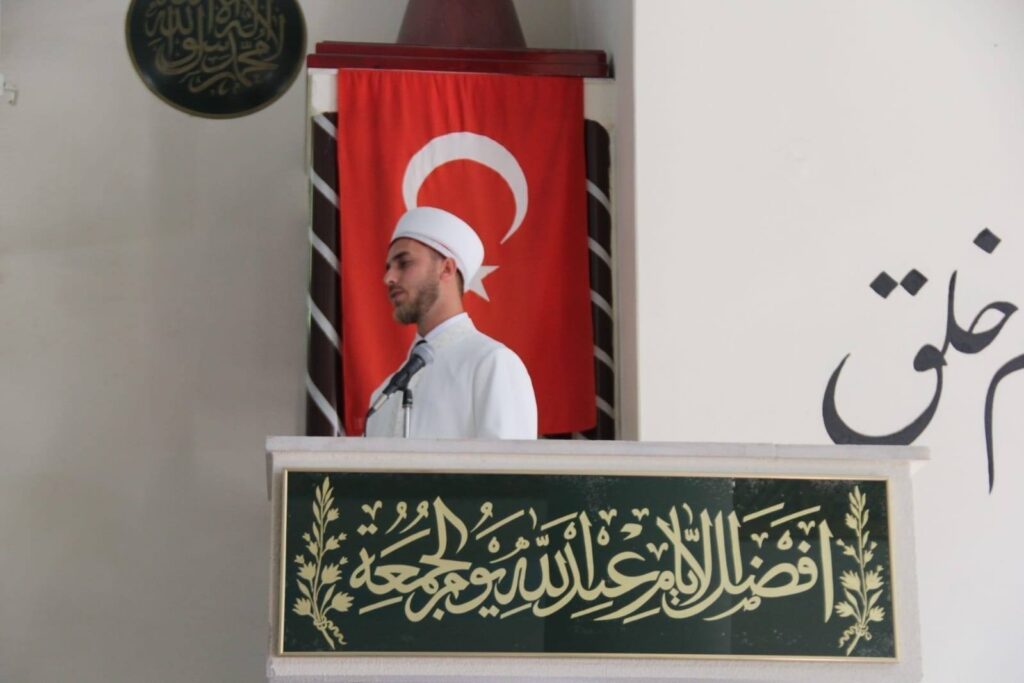 Cuma Hutbesi̇nde Sünneti̇n Müslüman Yaşamındaki̇ Rehber Rolüne Di̇kkat Çeki̇ldi̇
