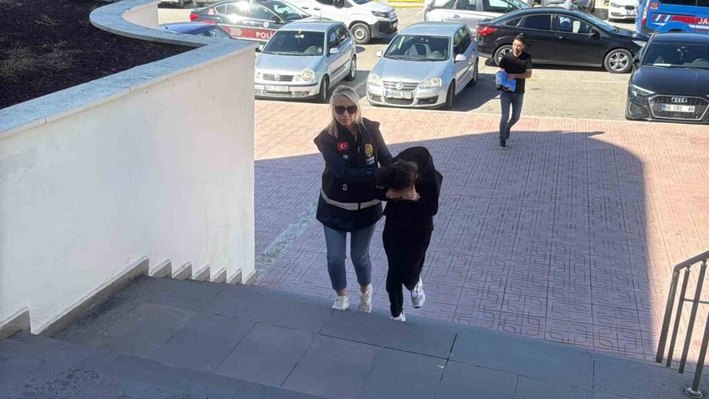 Doğurduğu Bebeği̇ Terasa Bırakan Kadın Tutuklandı