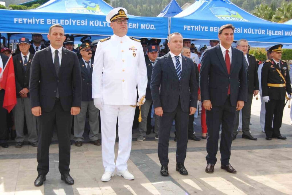 Fethi̇yede 29 Eki̇m Cumhuri̇yet Bayramı Çelenk Sunma Töreni̇ İle Başladı