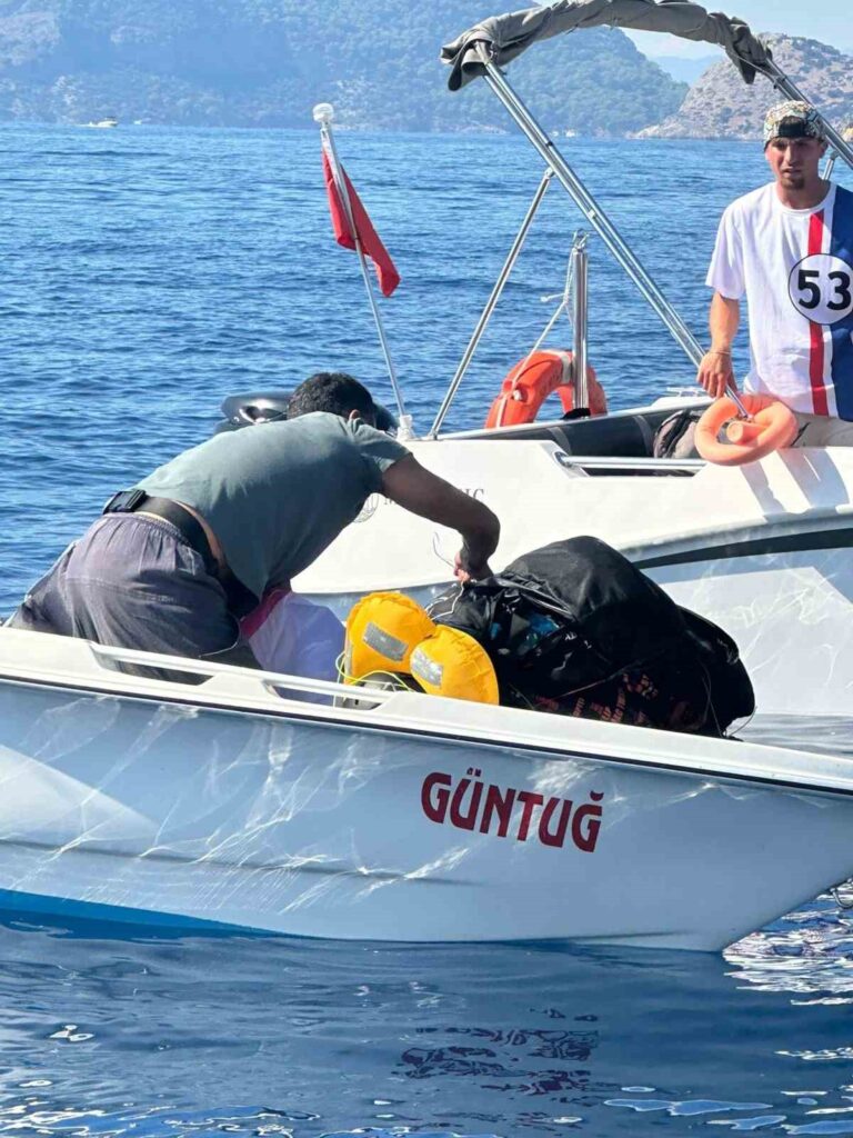Fethi̇yede Deni̇ze Düşen Yamaç Paraşütçüsü Ağır Yaralandı